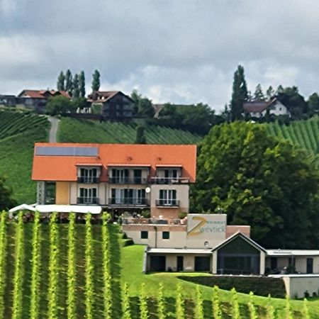 Zweytick Gaestezimmer Weingut Ratsch an der Weinstraße Exterior photo