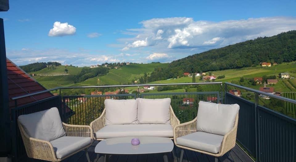 Zweytick Gaestezimmer Weingut Ratsch an der Weinstraße Exterior photo