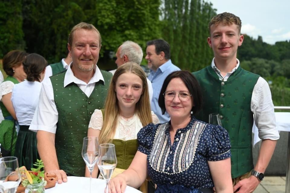 Zweytick Gaestezimmer Weingut Ratsch an der Weinstraße Exterior photo