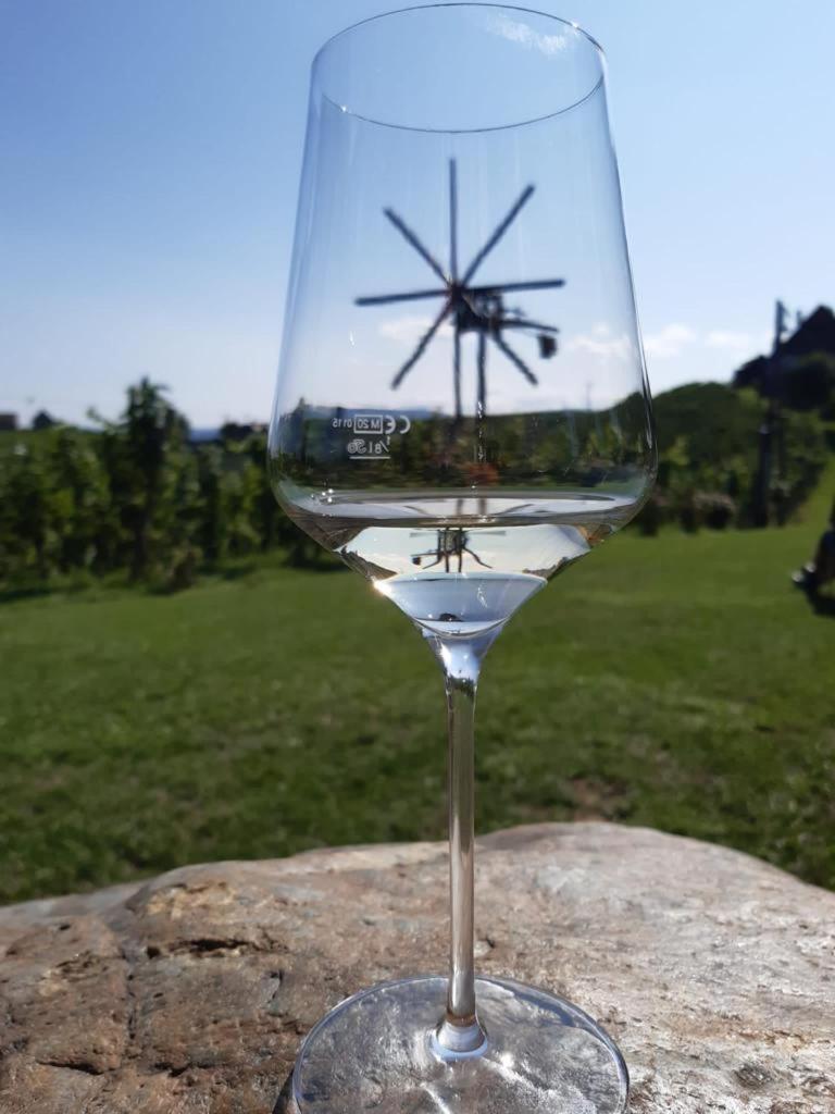 Zweytick Gaestezimmer Weingut Ratsch an der Weinstraße Exterior photo