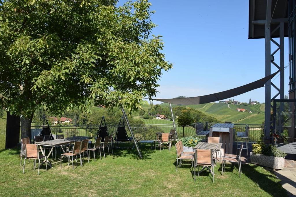 Zweytick Gaestezimmer Weingut Ratsch an der Weinstraße Exterior photo