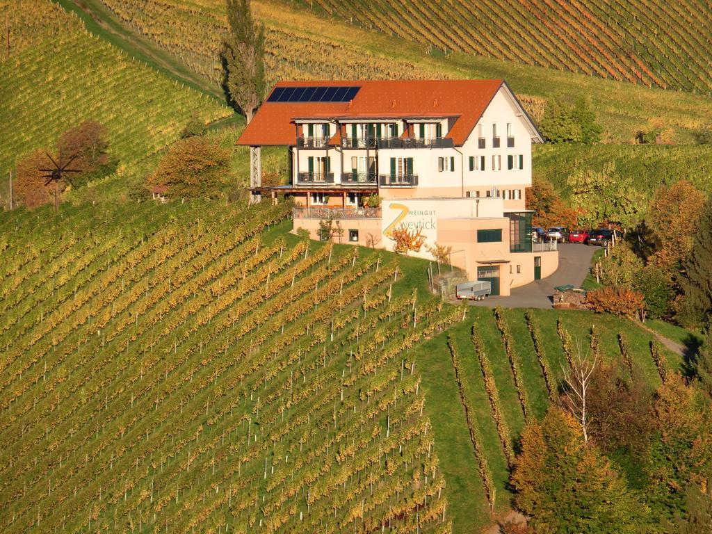Zweytick Gaestezimmer Weingut Ratsch an der Weinstraße Exterior photo