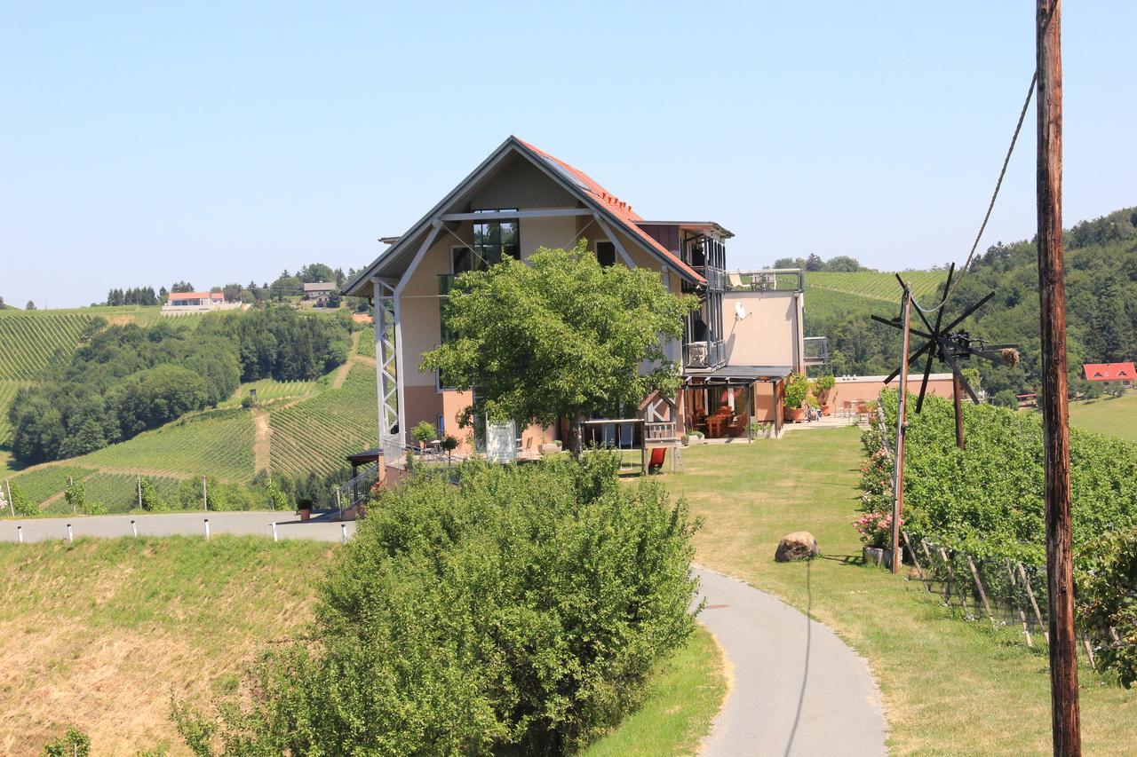 Zweytick Gaestezimmer Weingut Ratsch an der Weinstraße Exterior photo