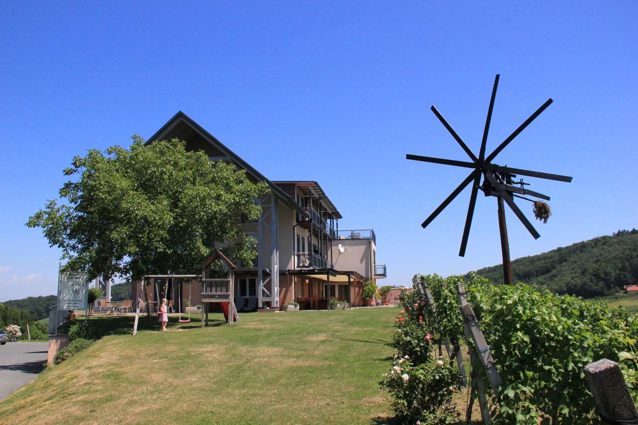 Zweytick Gaestezimmer Weingut Ratsch an der Weinstraße Exterior photo